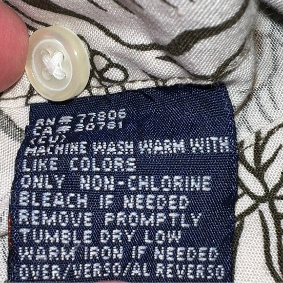 Tommy Hilfiger Hawaiian short sleeve Tiki floral size medium - Picture 7 of 13